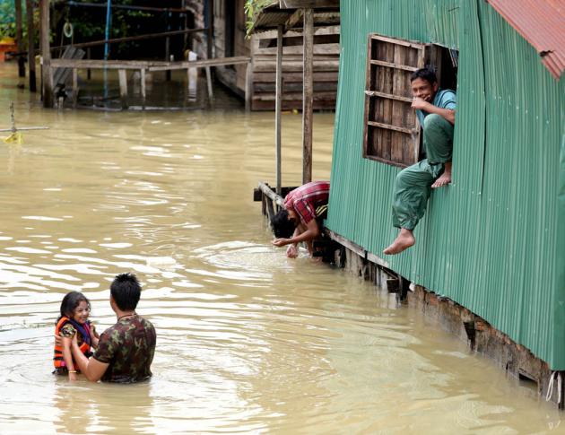 Наводнение в Тайланде, вызванное циклоном из Китая
