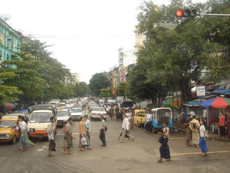 Улица Янгона
