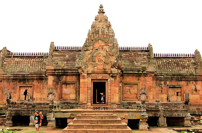 Храмовый комплекс Пханом Ранг в Бурирам. Тайланд