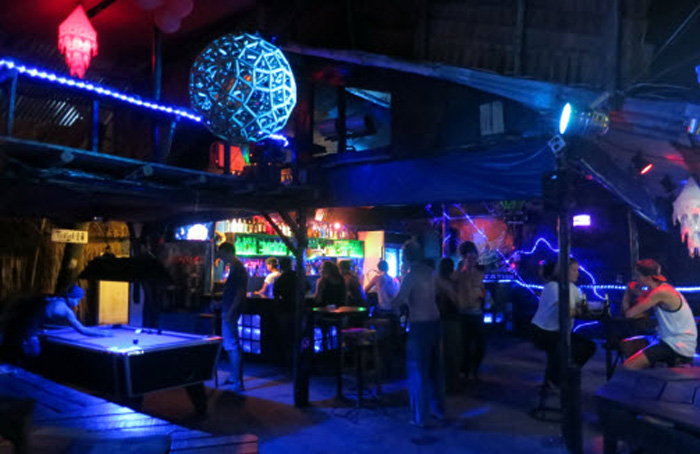 Ночь Ко Чанга вновь осветили огни пляжных баров 