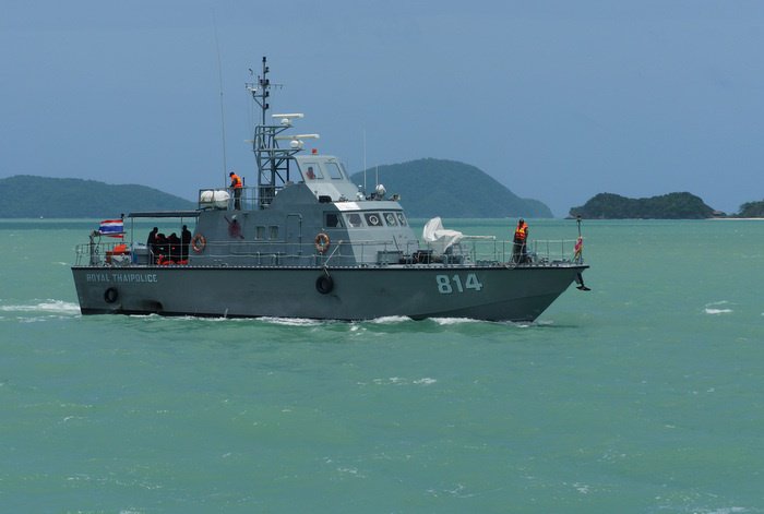ВМС и морская полиция ведут поиски моряков в Андаманском море попавших в шторм