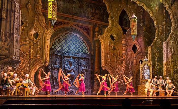 Спектакль "Баядерка" Новосибирского театра оперы и балета. Выступление в Бангкоке