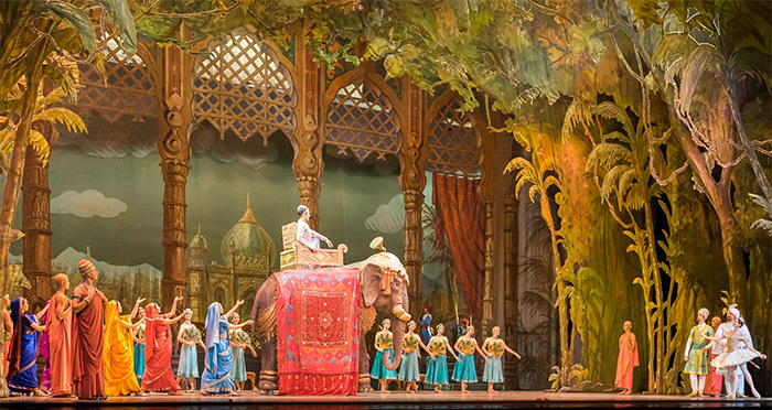 Спектакль "Баядерка" Новосибирского театра оперы и балета. Выступление в Бангкоке