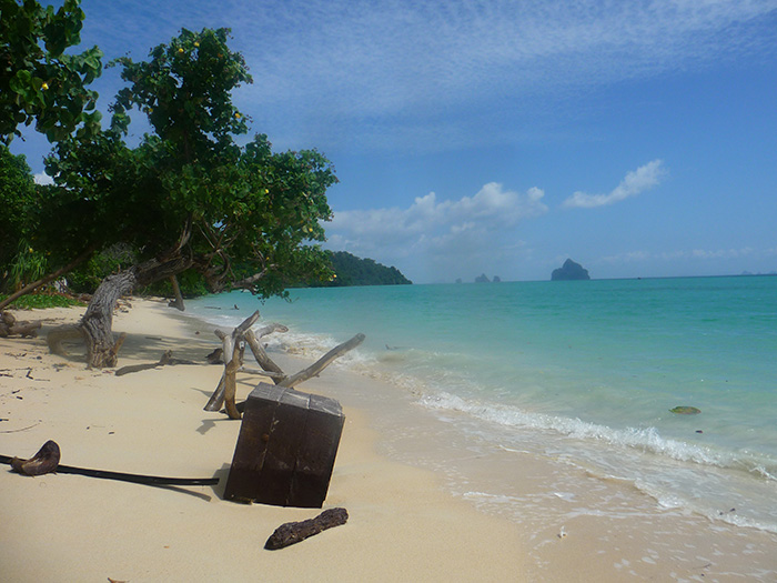 Ко Крадан — наиболее популярный из всех островов Транга. Крадан славится своим кристально белым песком и чистейшей водой.