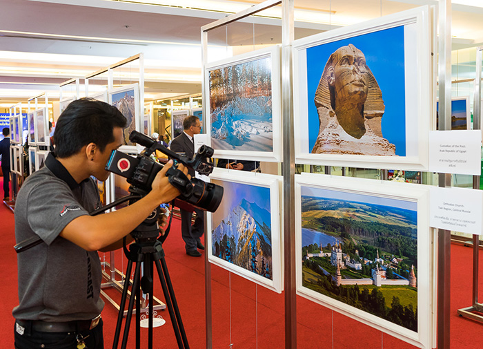 Внимение иностранных и тайских СМИ к проходящей в Бангкоке фотовыставке работ Дмитрия Медведева