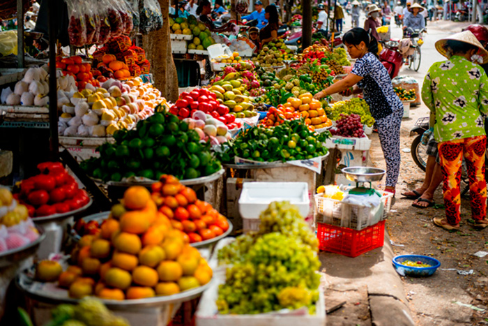 Зелёный рынок на Меконге в Камбодже