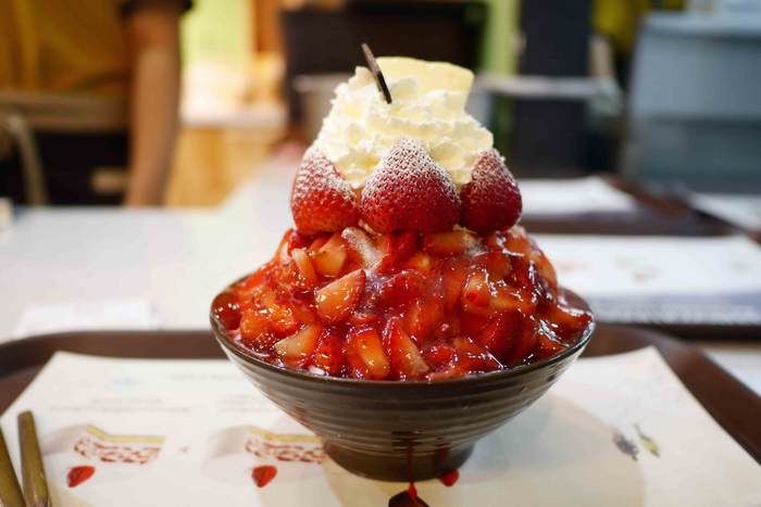 Как может выглядеть классическая клубника со льдом? Бингсу Han Strawberry