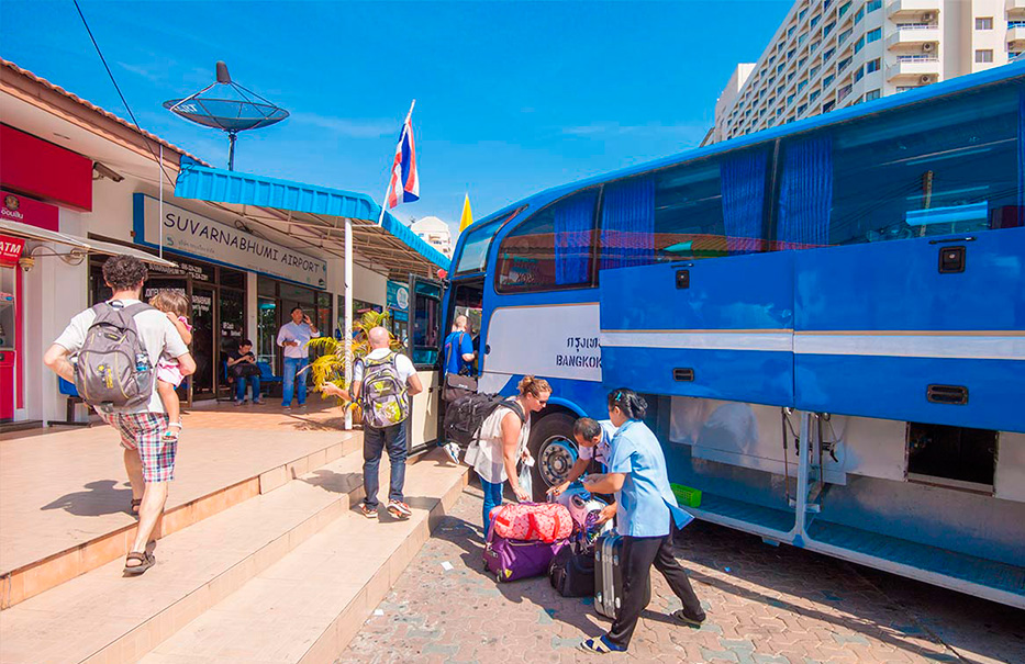 Южная автобусная станция на Джомтьене, на Тепрайе расположена рядом с супермаркетом Food Land