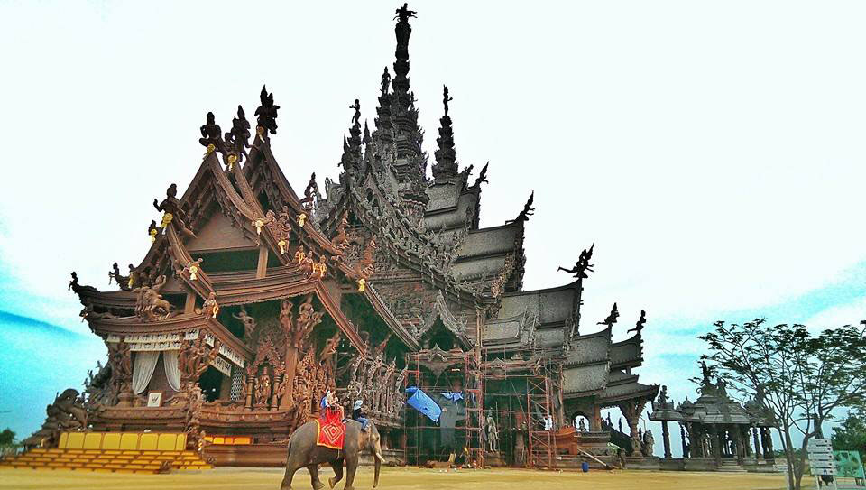 Храм Истины в Паттайи. Свыше 33 миллионов туристов посетили Таиланд за минувший год. Королевство является одним их любимых направлений у мировых путешественников