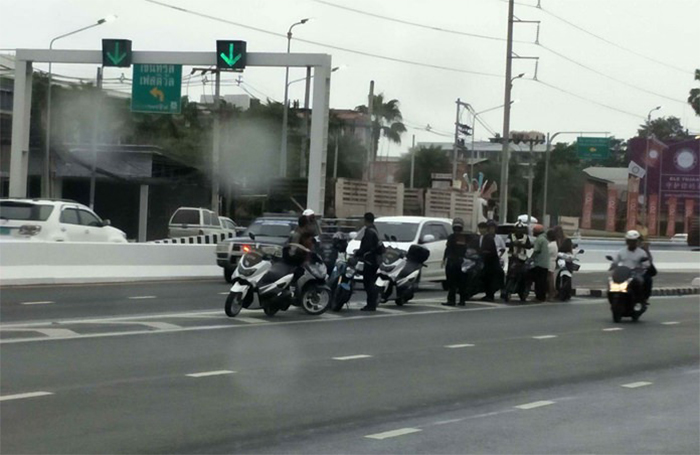 Запрещен проезд на мотоциклах по тоннелю в Паттайе. Фото Pattaya Mail