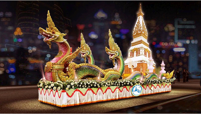 Второе шествие: Северо-восточный регион представлен миниатюрой Phra That Phanom Chedi в Накхон Пханоме. Фото ТАТ