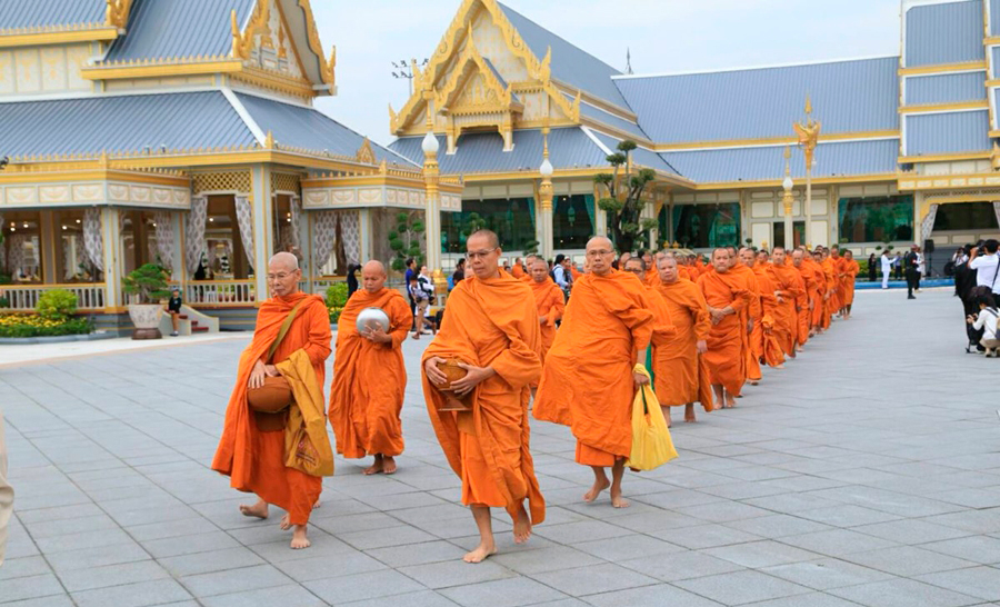 Церемония начала демонтажа Королевского крематория в Санам Луанге. Фото Thai PBS