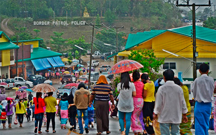 Временный пограничный переход в районе перевала Сингхон. Фото Love Pattaya Thailand