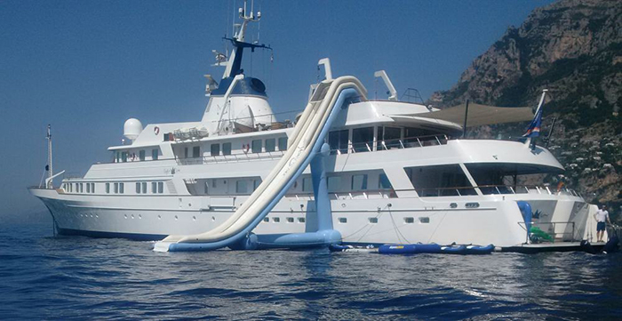 60-ти метровая яхта "Feadship" с винным погребом и множеством современных морских игрушек