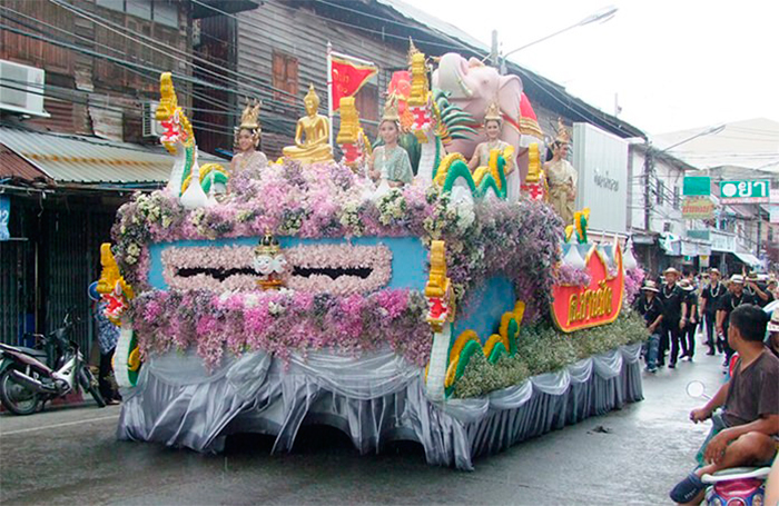 Парад реликвий на Сонгкран 2018 в Паттайе. Фото Pattaya Mail