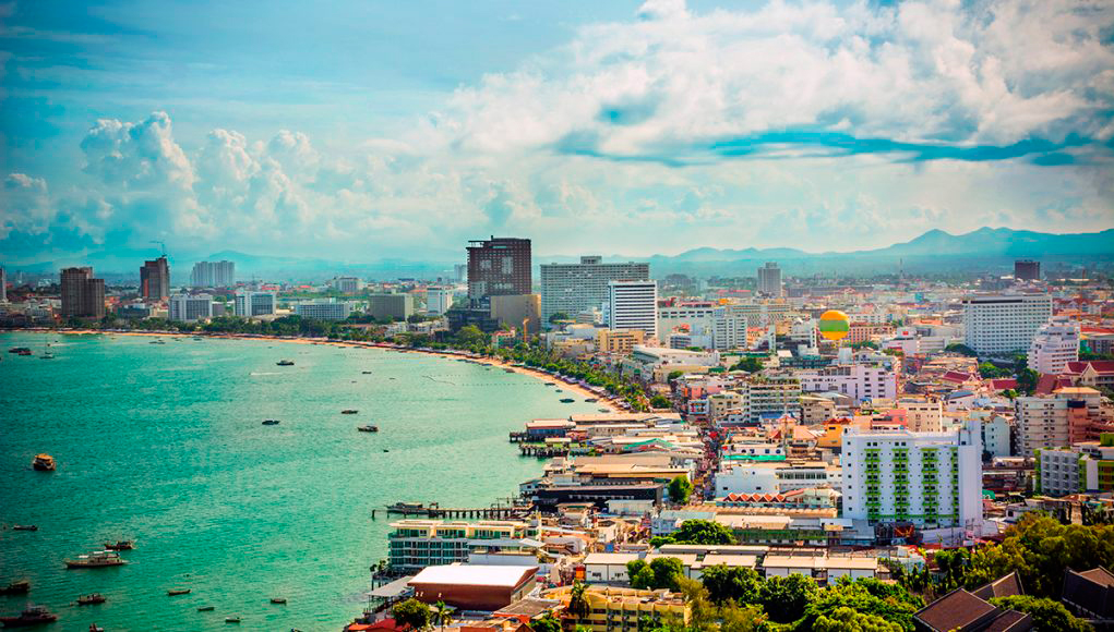 Вид Паттайи и Сиамского залива. Фото Phuket Gazette