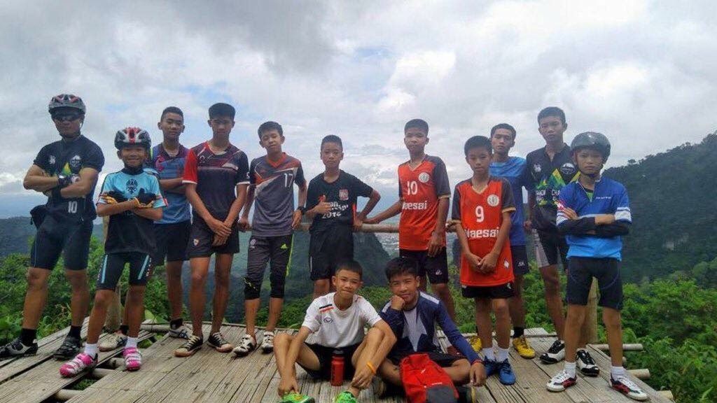 Юношеская футбольная команда, поиски которой ведутся девятые сутки в пещере Тхам Луанг в Чианграе