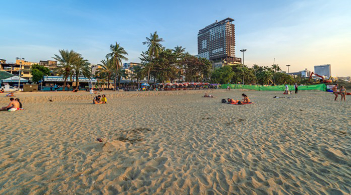 Пляж Паттайи. Фото Боба Джеймса для Pattaya Mail