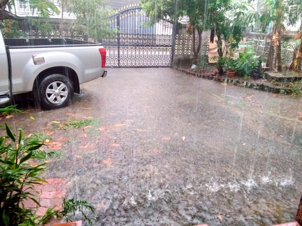 Дождь в Бангкоке 8 декабря. Фото The Nation