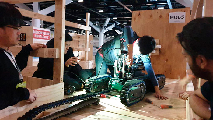 Робот-спасатель iRAP Sechzig, созданный тайскими студентами, завоевал 2-е место