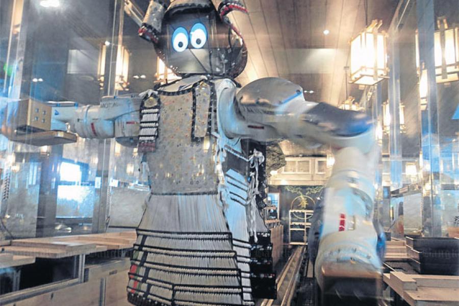 Японский ресторан Хаджиме, где служат роботы-самураи