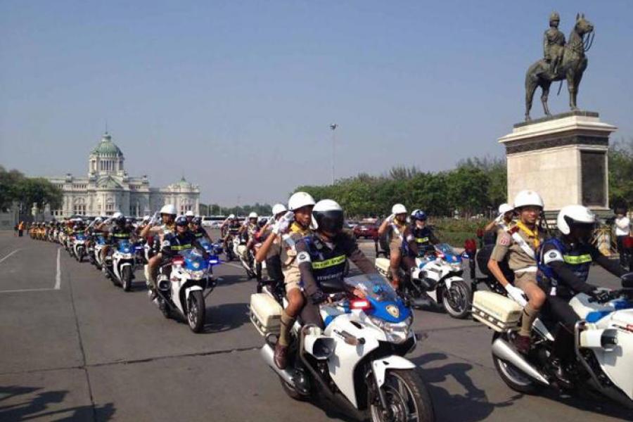 Парад полиции в Сонгкран