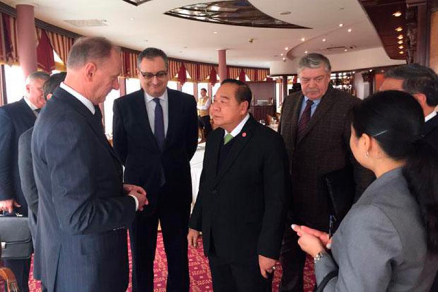 Вице-премьер и министр обороны Тайланда г-н Правит на встрече в Москве. Фото Министерства обороны Таиланда