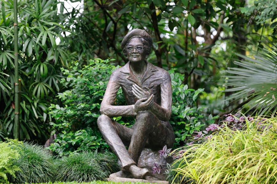 Памятник Её Высочеству Шринагариндре в парке Искусств и культуры в Чианг Рае. Фото NNT