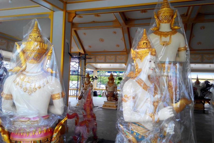 Скульптуры божеств будут установлены в зале Королевского крематория. Фото Новости Таиланда