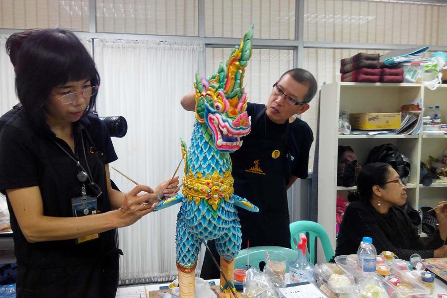Сотни мифических существ готовы, чтобы украсить Королевский крематорий. Фото Новости Таиланда