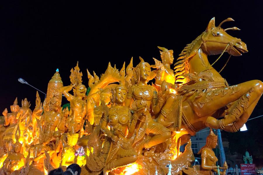 Фестиваль свечей в провинции Убон Ратчатхани