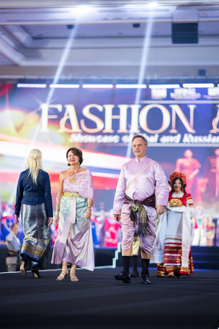 Fashion Affairs 2025 — грандиозный показ тайских и российских национальных костюмов в Бангкоке