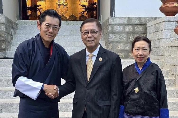 Министр иностранных дел Таиланда удостоился аудиенции у короля Бутана