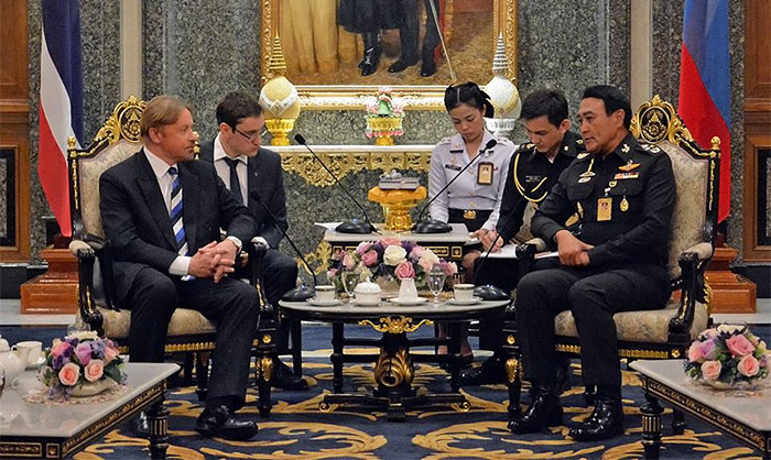 Встреча Кирилла Барского с с Командующим Сухопутными войсками Королевства Таиланд генералом Удомдетом Ситтабутом
