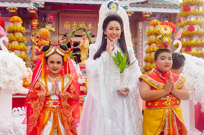 16-ти летняя школьница Тассайяпон будет играть роли богини Гуань Инь в торжествах на Китайский Новый год. Фото Bangkok Post