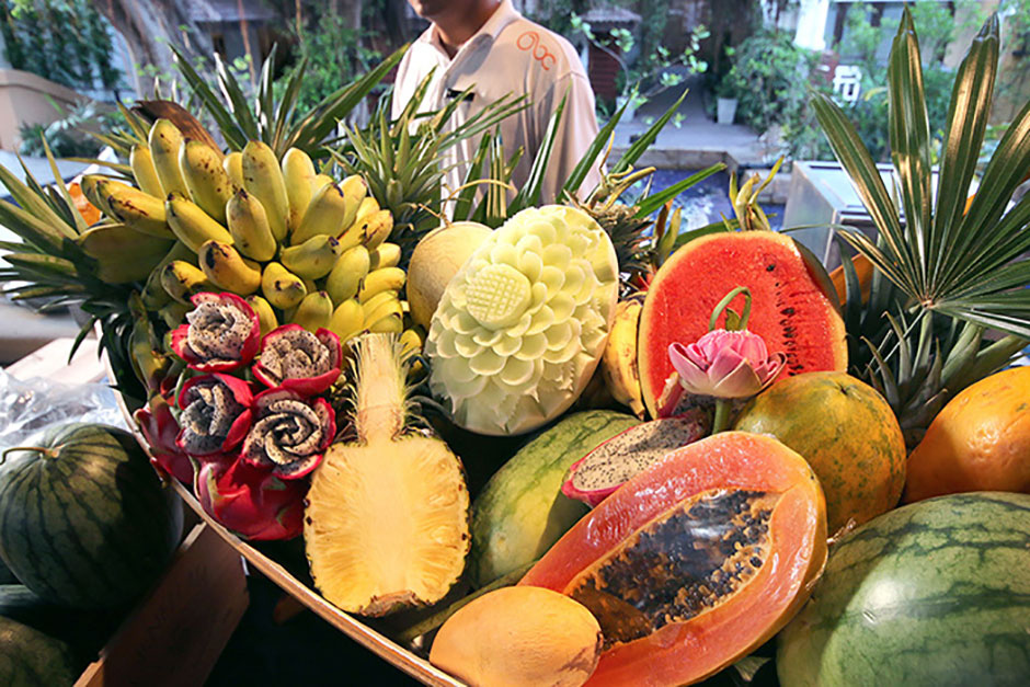 Перевозка фруктов из тайланда. Тайские фрукты. Пхукет фрукты. Паттайя фрукт. Таиланд еда фрукты.