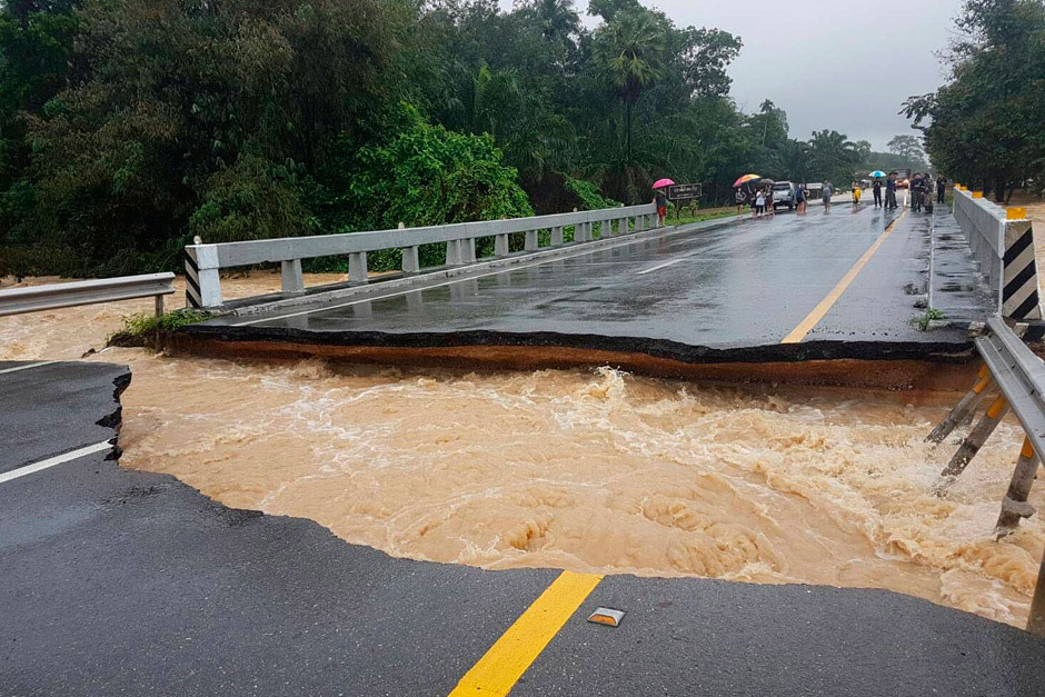 Сурат Тани: паводковые воды разрушили участок шоссе 41 Азиатских автомобильных дорог на участке Самор Тонг - Тха Чана