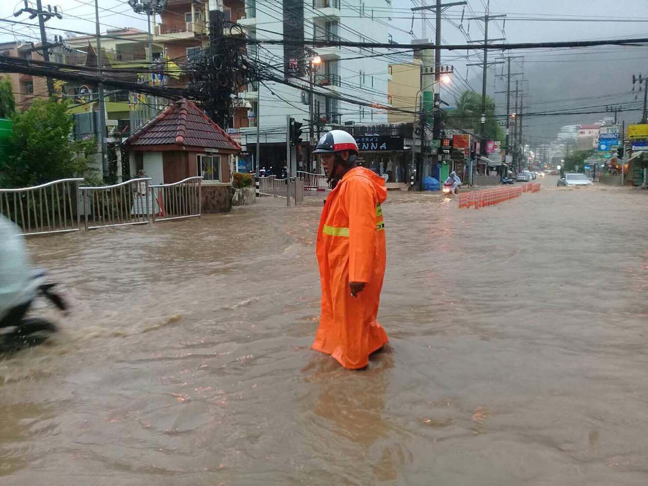 Наводнения на Пхукете 15 сентября. Фото Phuket Gazette