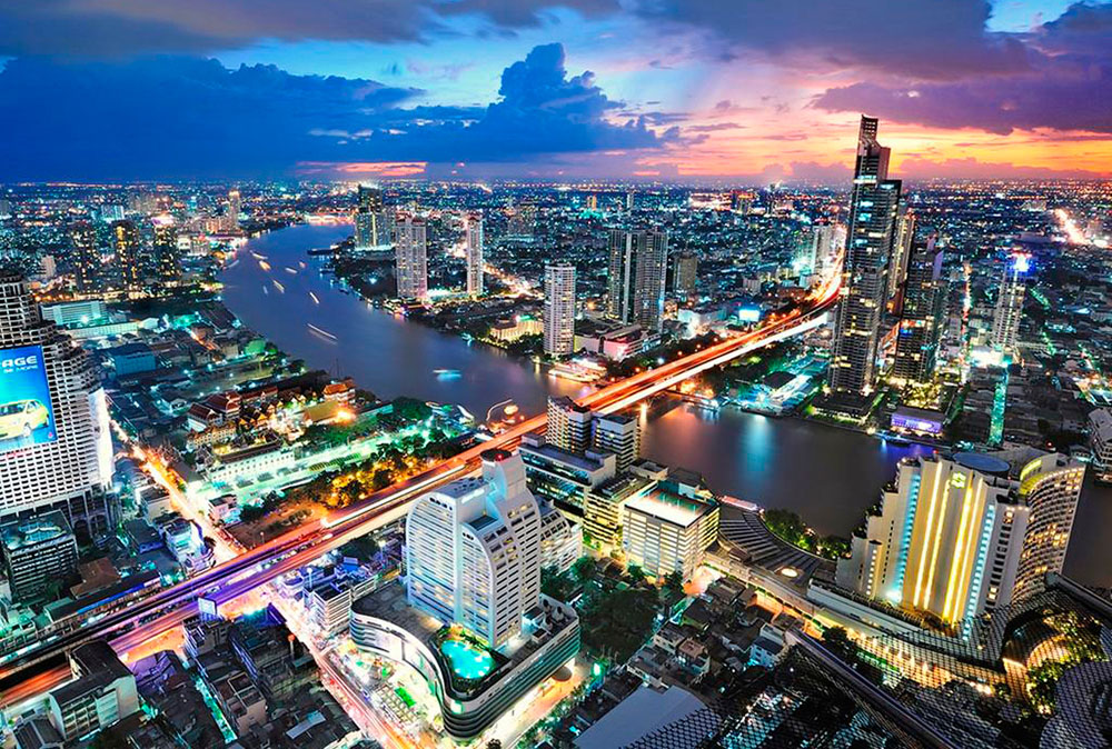 Эпическая картина Бангкока - район Силом в центре тайского мегаполиса