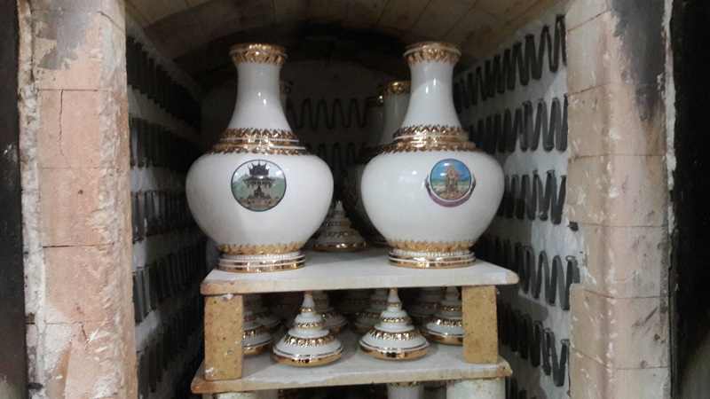 Керамические сосуды для королевских Церемоний коронации изготовлены на гончарной фабрике в провинции Ратчабури. Фото PRD
