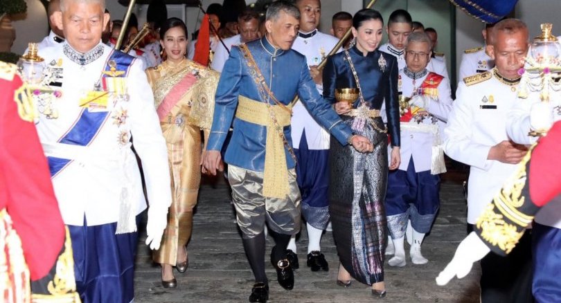 Его Величество Король Таиланда Рама X и Королева Сутида. Фото Бюро Королевского двора