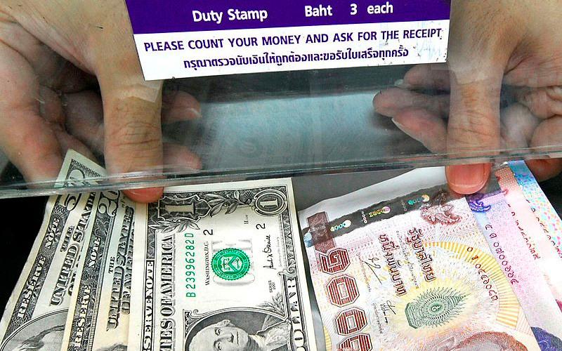 Евро или доллар в тайланде. Валюта Тайланда. Обменник валют Тайланд. Какая валюта в Таиланде. Тайская валюта в рублях.
