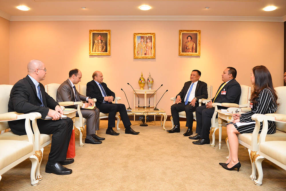 Встреча российского Посла г-на Томихина и и Министра здравоохранения Таиланда г-на Анутина. Фото из архива Посольства РФ в Таиланде от 23 сентября 2019 года