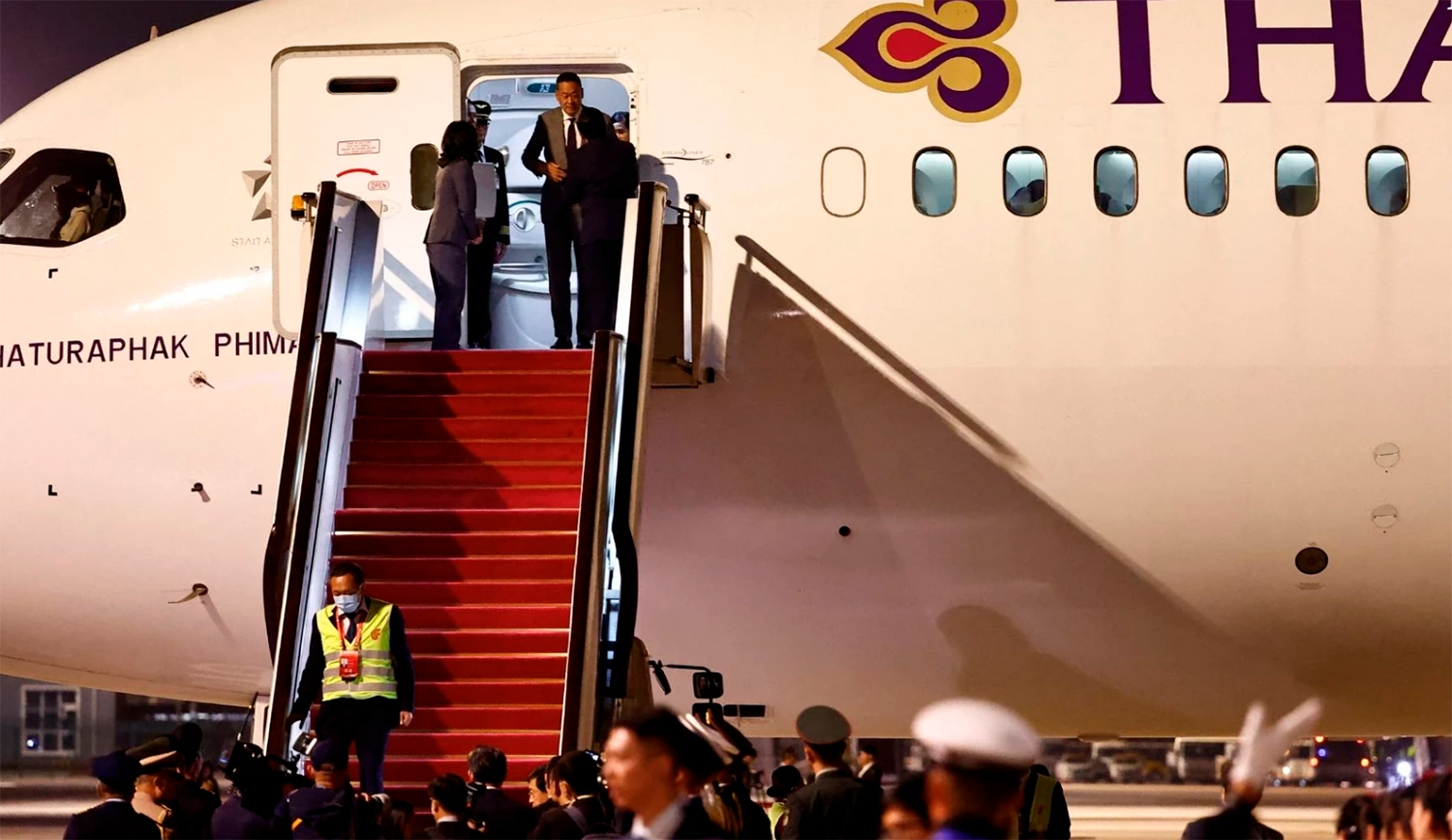 Премьер-министр Таиланда прибывает в Пекин для участия в международном форуме "Один пояс, один путь". Изображение The Nation