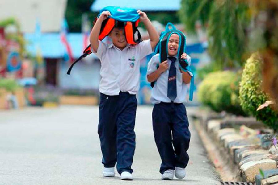 Малайзийские школьники приступят к занятиям вновь, как только спадёт жара. А пока - каникулы