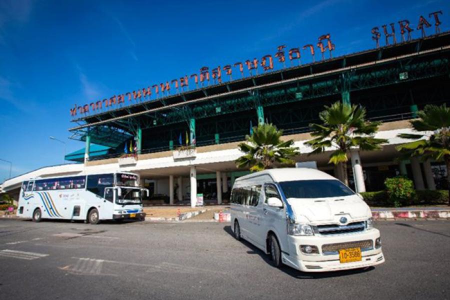 Автобусы в аэропорту Сурат Тани. маршрут - порт Донсак