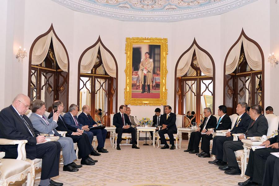 Встреча Министра промышленности г-на Дениса Мантурова с Премьер-министром Таиланда г-ном Праютом Чан-Оча. Фото Посольства РФ в Таиланде