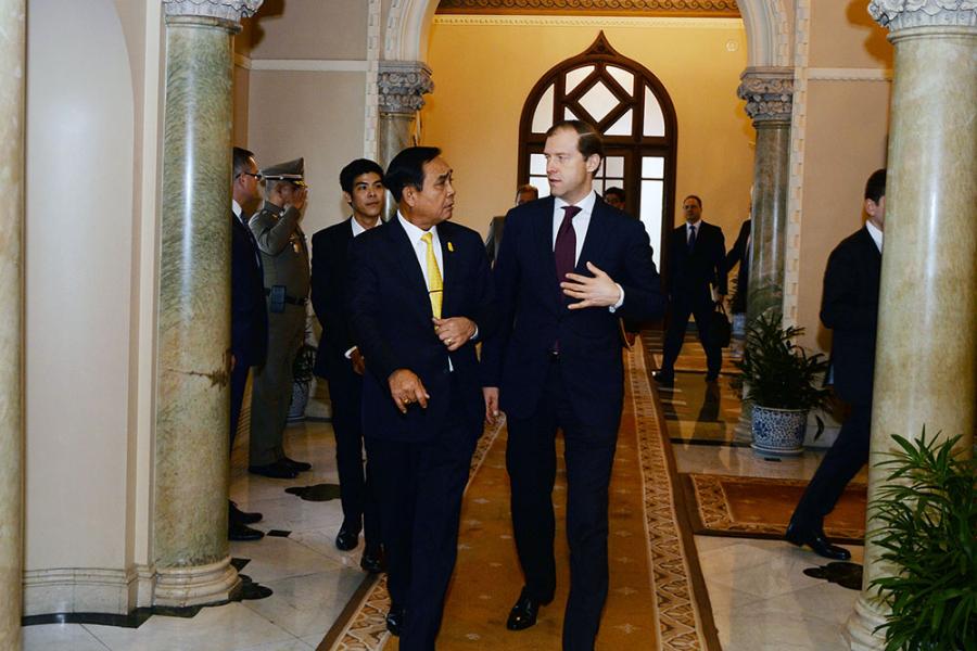 Встреча Министра промышленности г-на Дениса Мантурова с Премьер-министром Таиланда г-ном Праютом Чан-Оча. Фото Посольства РФ в Таиланде