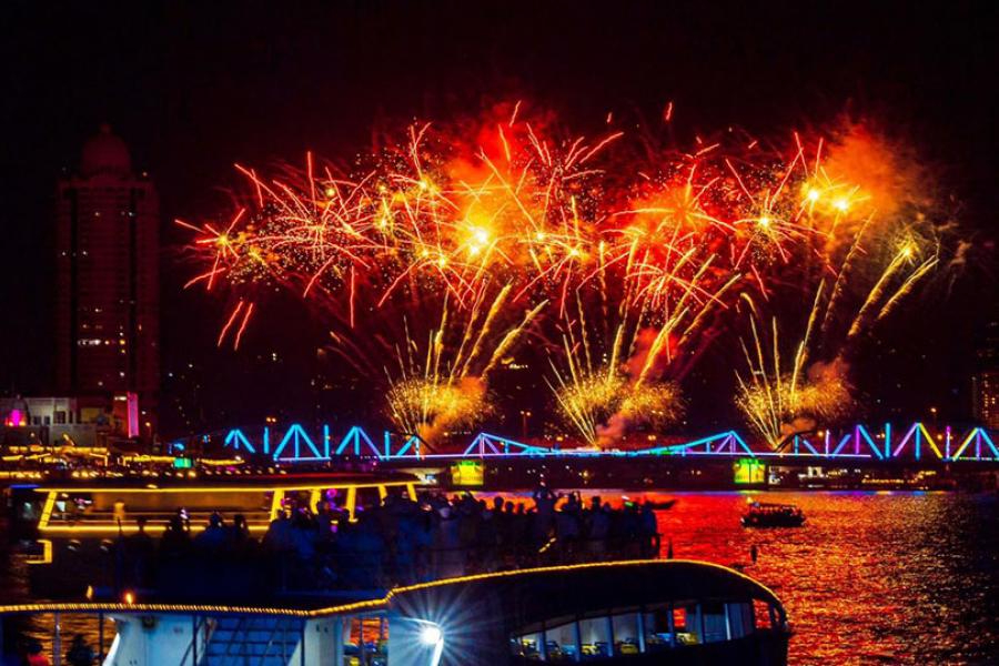 «Виджит Чао Прайя» феноменальное новогоднее световое шоу 